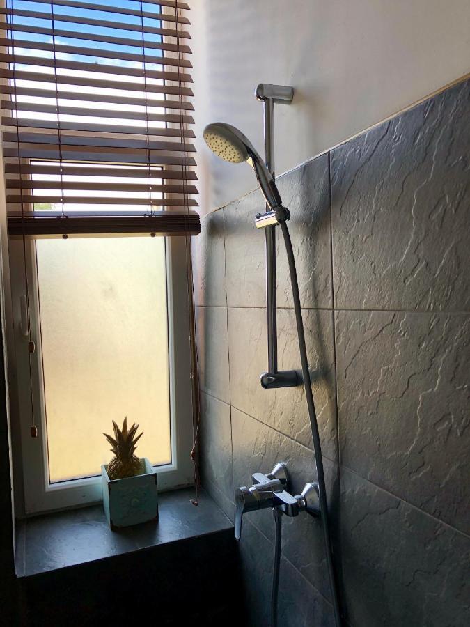 Bohemian Apartment In The Heart Of Old Ventspils City Ngoại thất bức ảnh