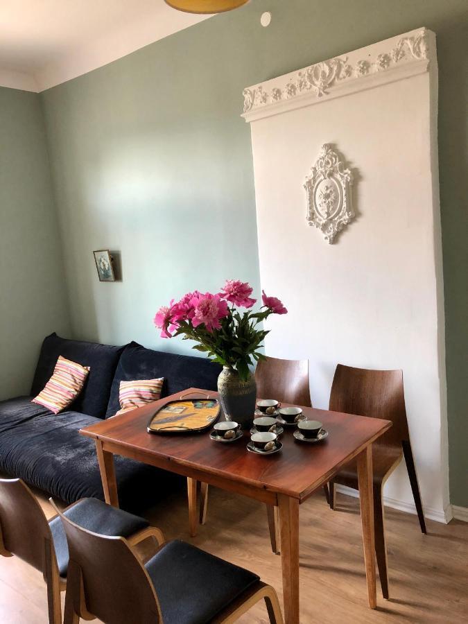 Bohemian Apartment In The Heart Of Old Ventspils City Ngoại thất bức ảnh